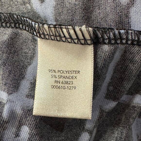 Christopher & Banks Large Top Geometric Stretch Short Ruffled Sleeve Round Neck - Picture 8 of 9